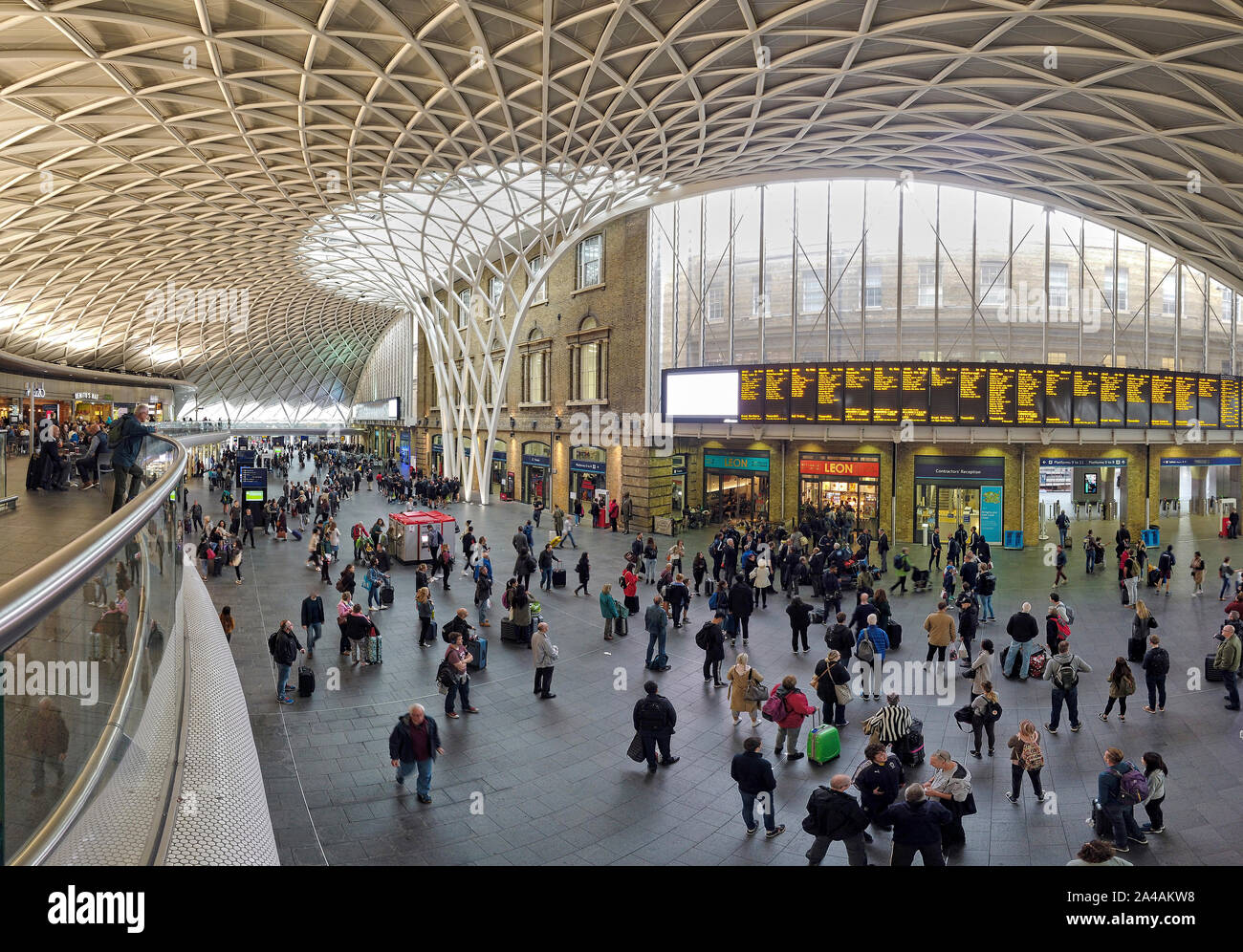 Kings Cross Station,Concourse,Euston Road,London,England Stock Photo ...
