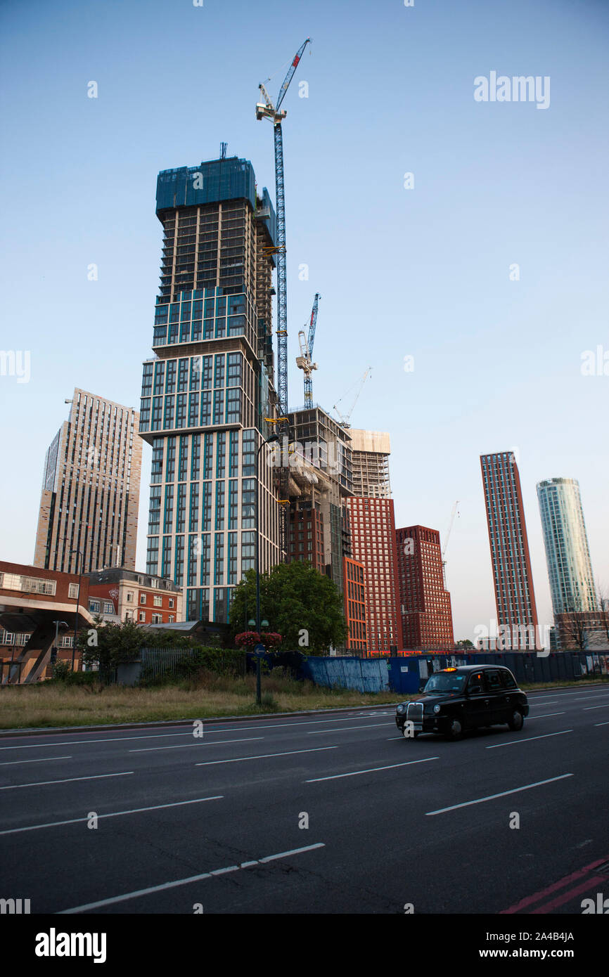 Construction continues in Vauxhall, London Stock Photo Alamy