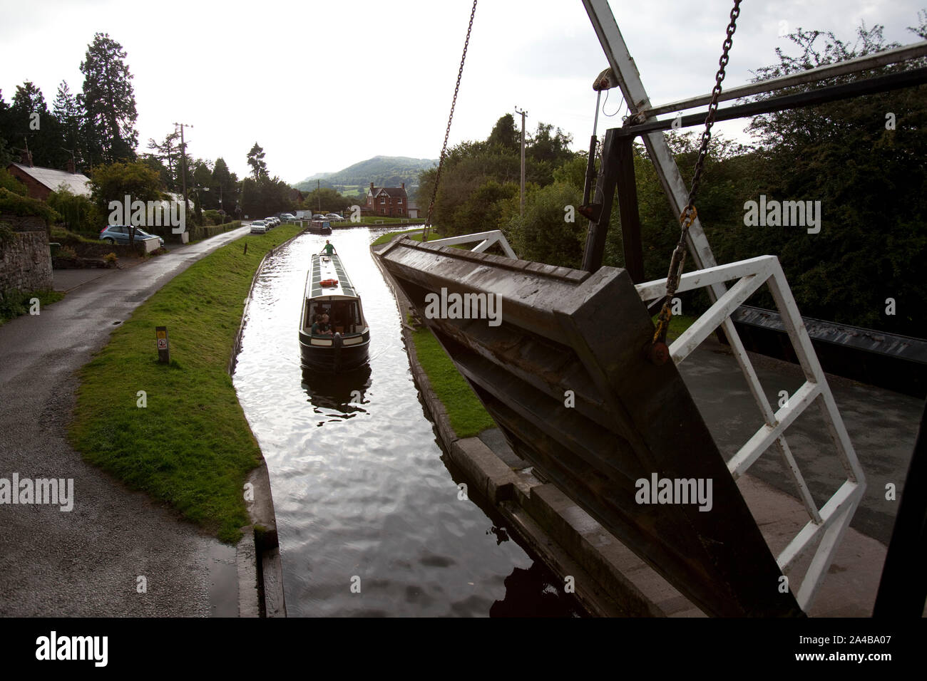 Swing bridge on the Llangollen canal. Stock Photo