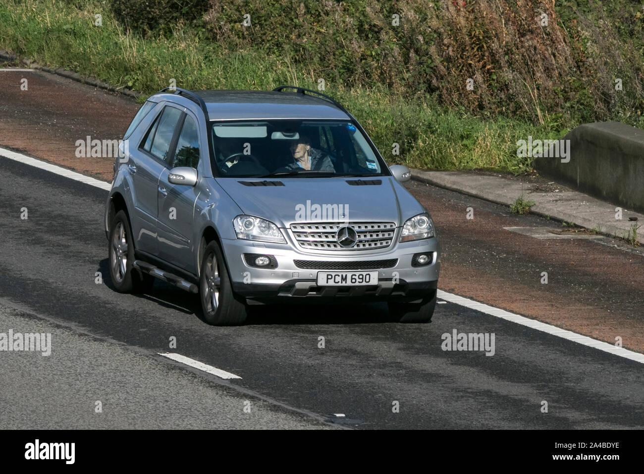 Mercedes ml 320 cdi hi-res stock photography and images - Alamy