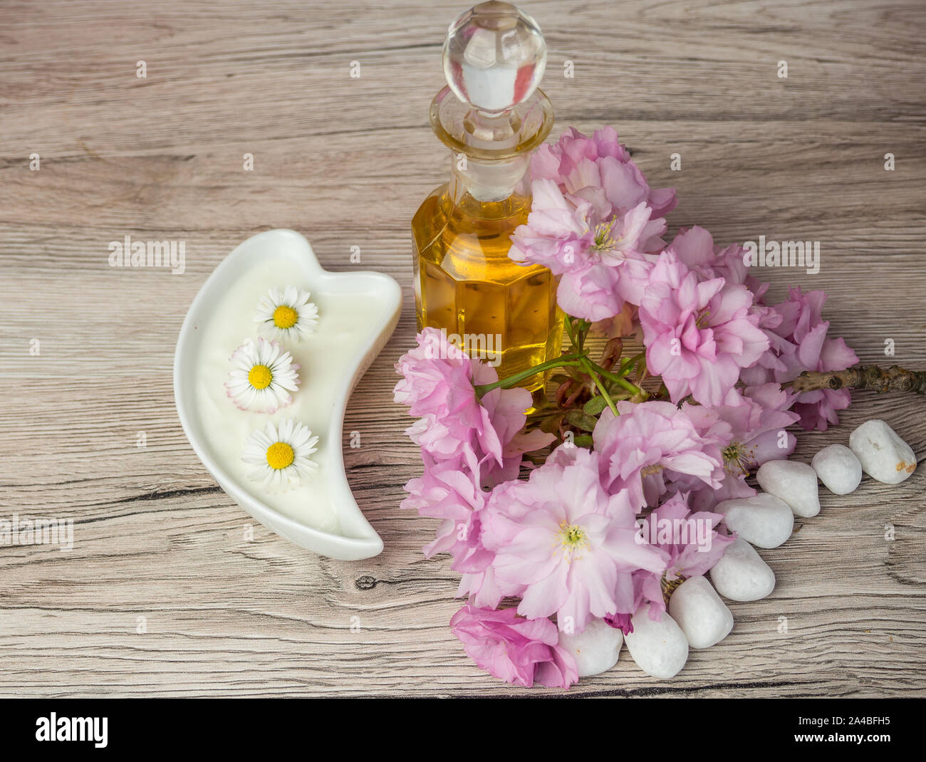 Wellness Massage Therapy Spa Holiday Stock Photo Alamy