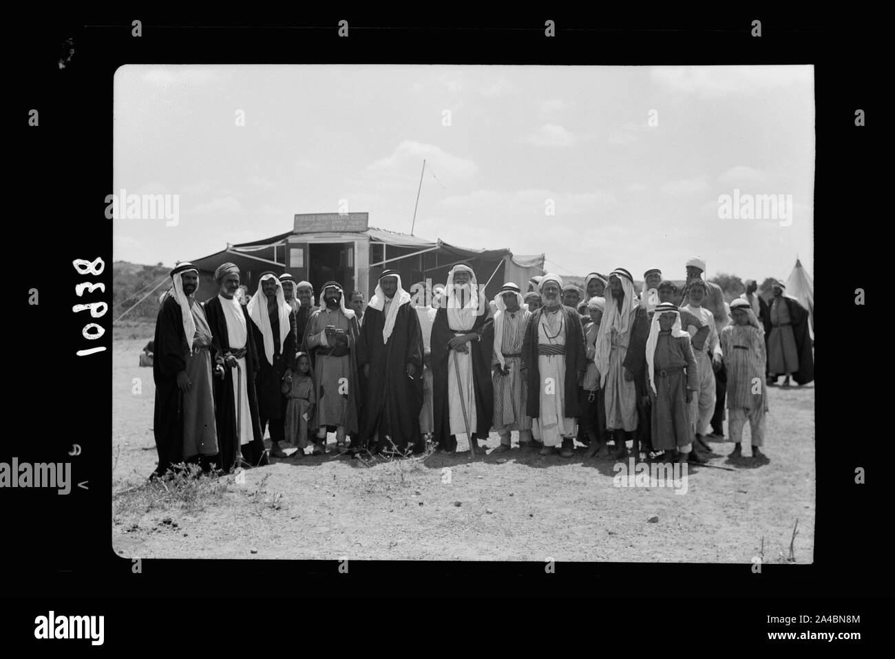 The Dept. of Health, Mobile Ophthalmic Clinic. Operating in Arab villages of the South Country, N.E. of Gaza. Villagers & Bedouins gathered for eye treatment Stock Photo