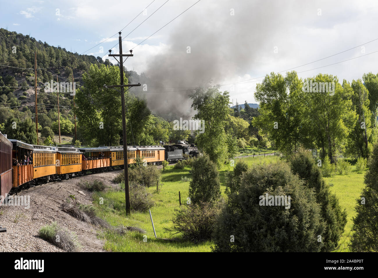 The Durango & Silverton Narrow Gauge Railroad (D&SNG) train chugs ...