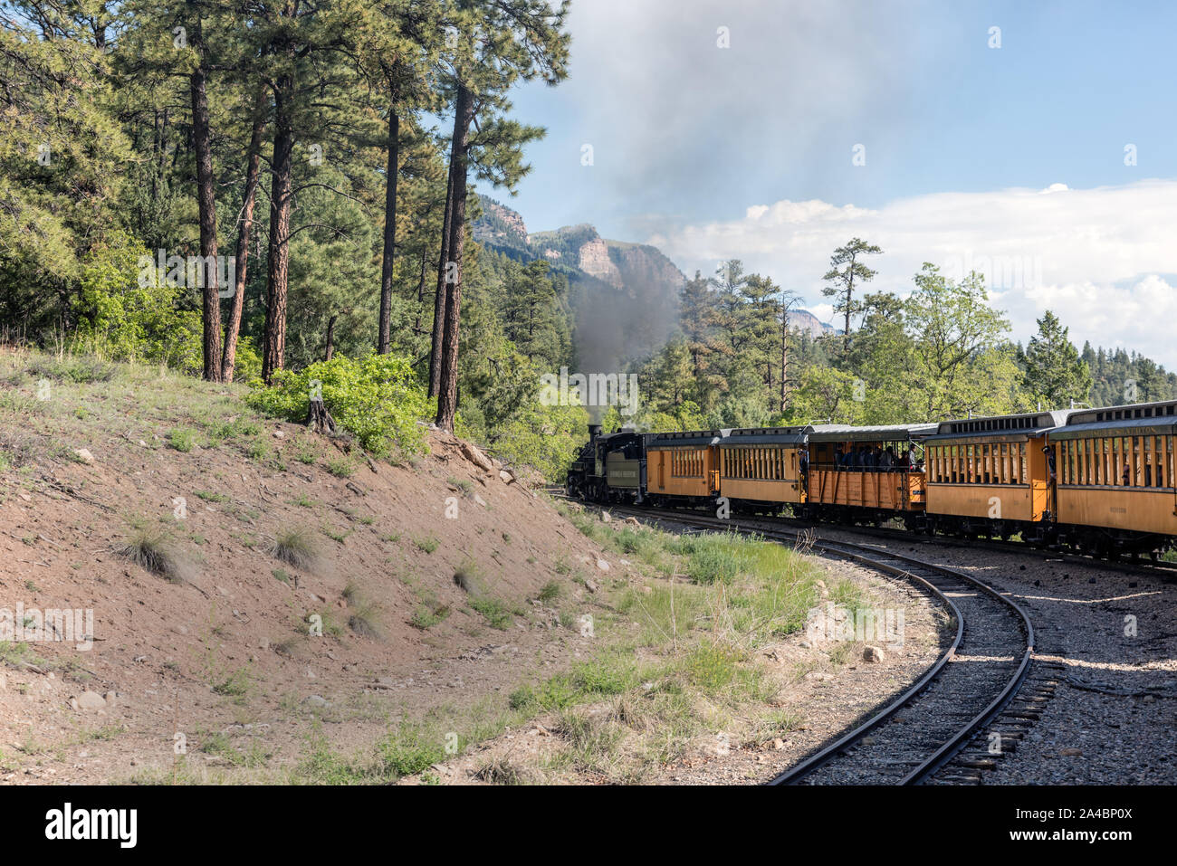 The Durango & Silverton Narrow Gauge Railroad (D&SNG) train chugs ...