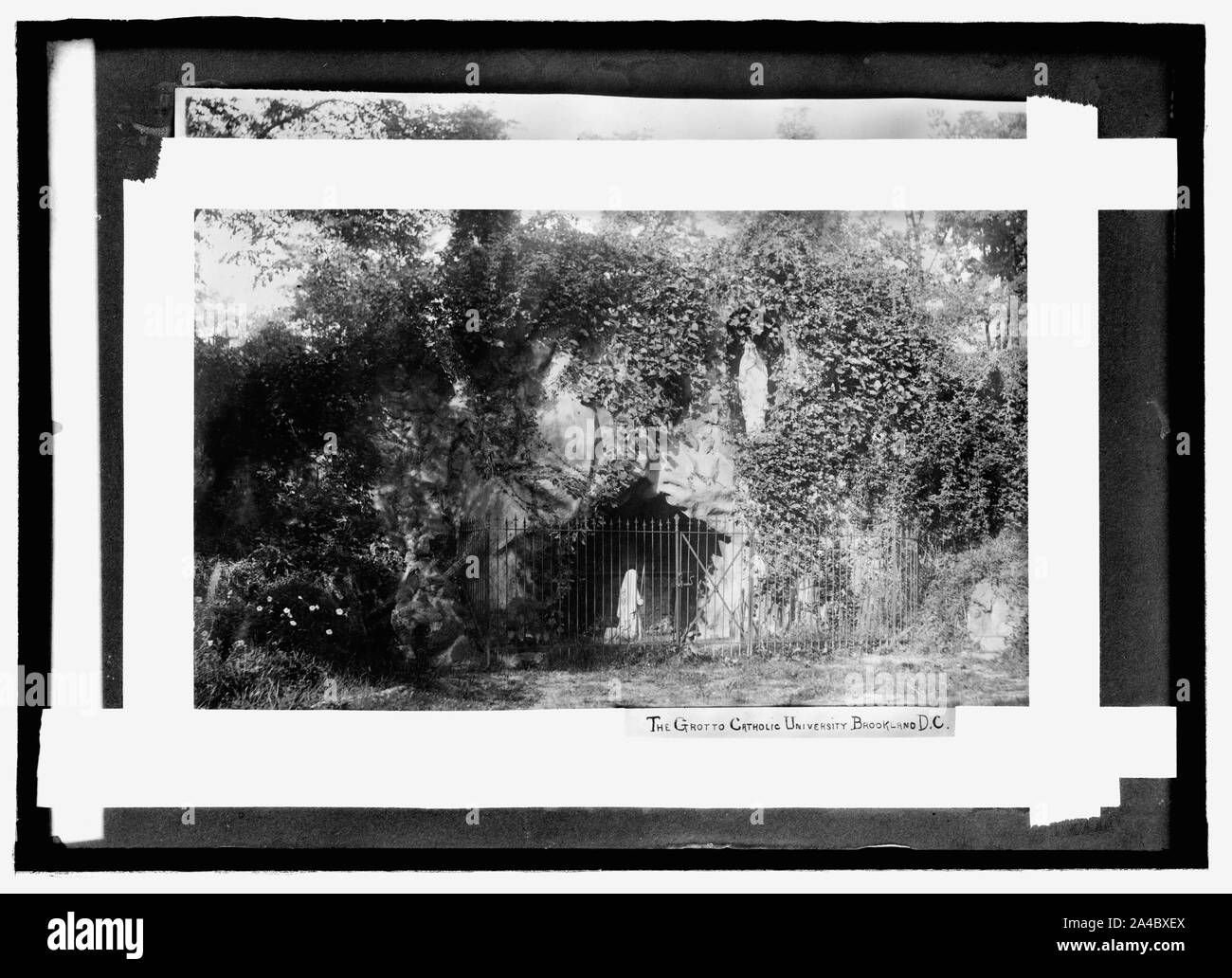 Grotto park garden Black and White Stock Photos & Images - Alamy