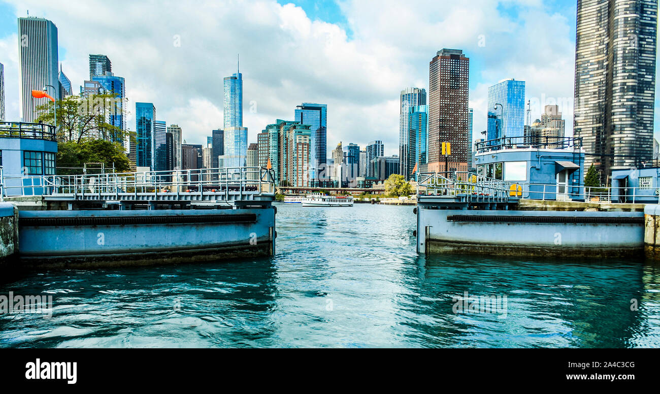 Chicago Locks on Lake Michigan Stock Photo Alamy