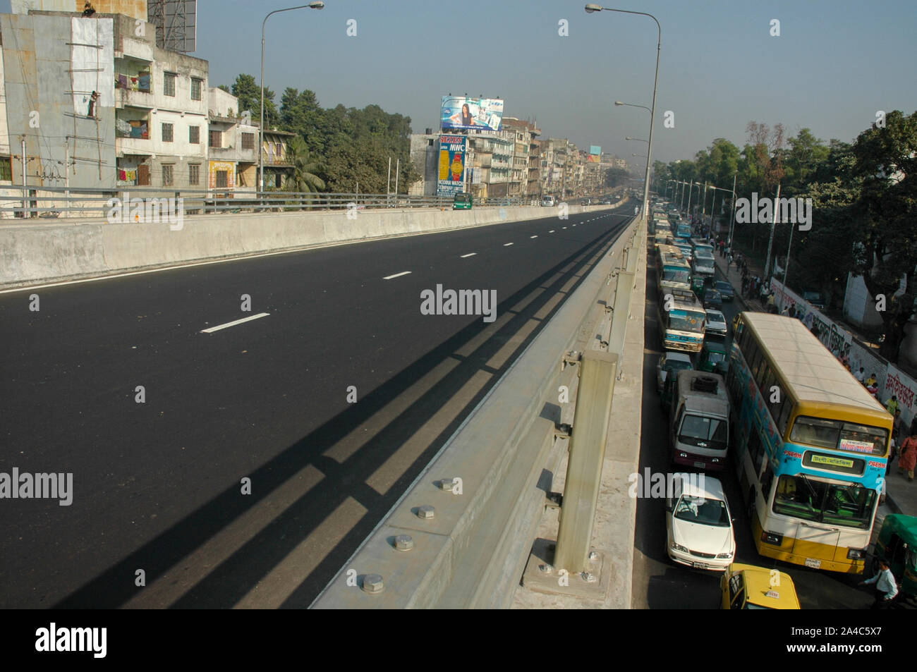 Heavy traffic under Mohakhali flyover. Dhaka, Bangladesh Stock Photo