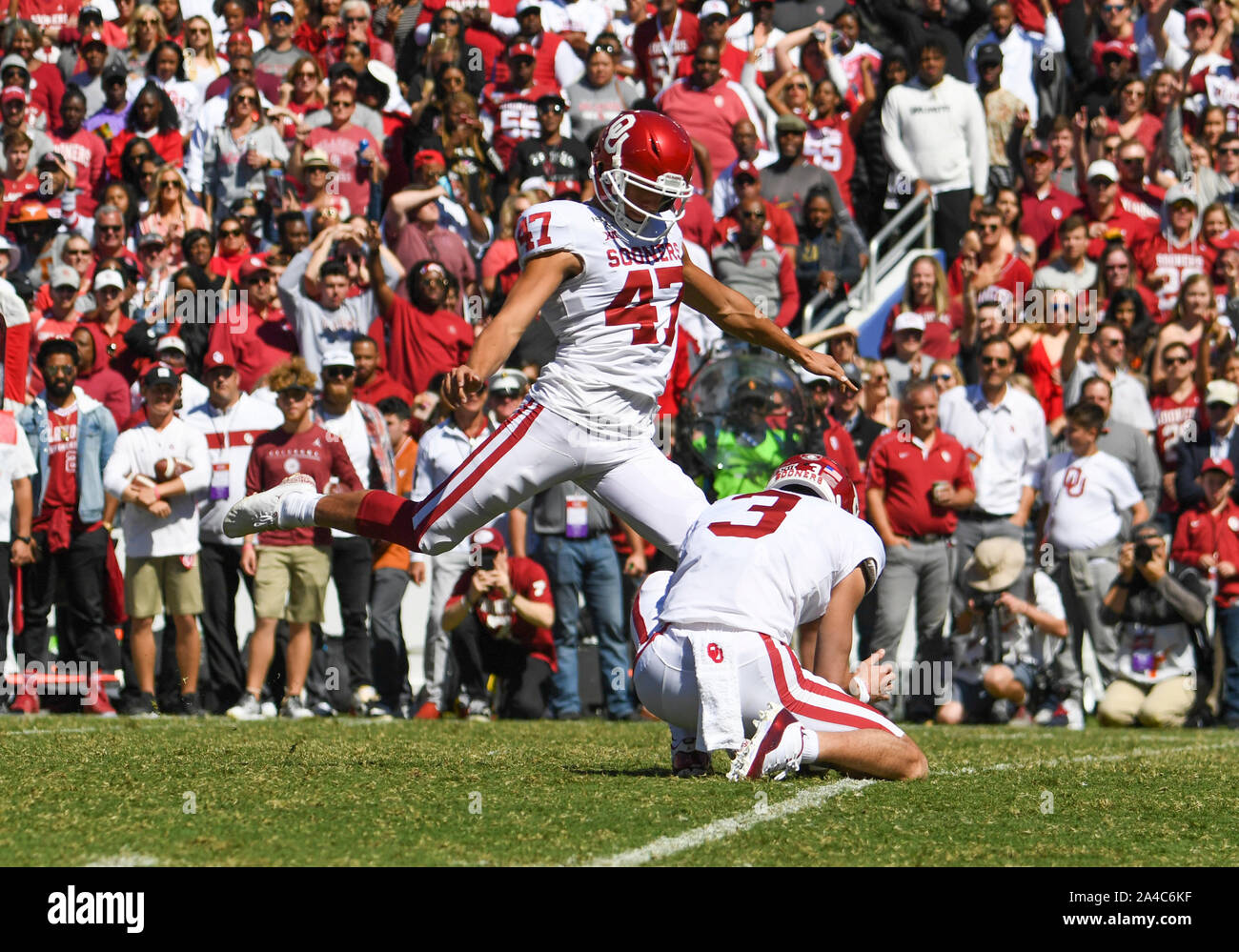Oct 12, 2019: Oklahoma Sooners place kicker Gabe Brkic #47 kicks an extra point during the NCAA Red River Rivalry game between the University of Oklahoma Sooners and the University of Texas Longhorns at the Cotton Bowl Stadium at Fair Park in Dallas, TX Oklahoma defeated 34-27 Albert Pena/CSM Stock Photo