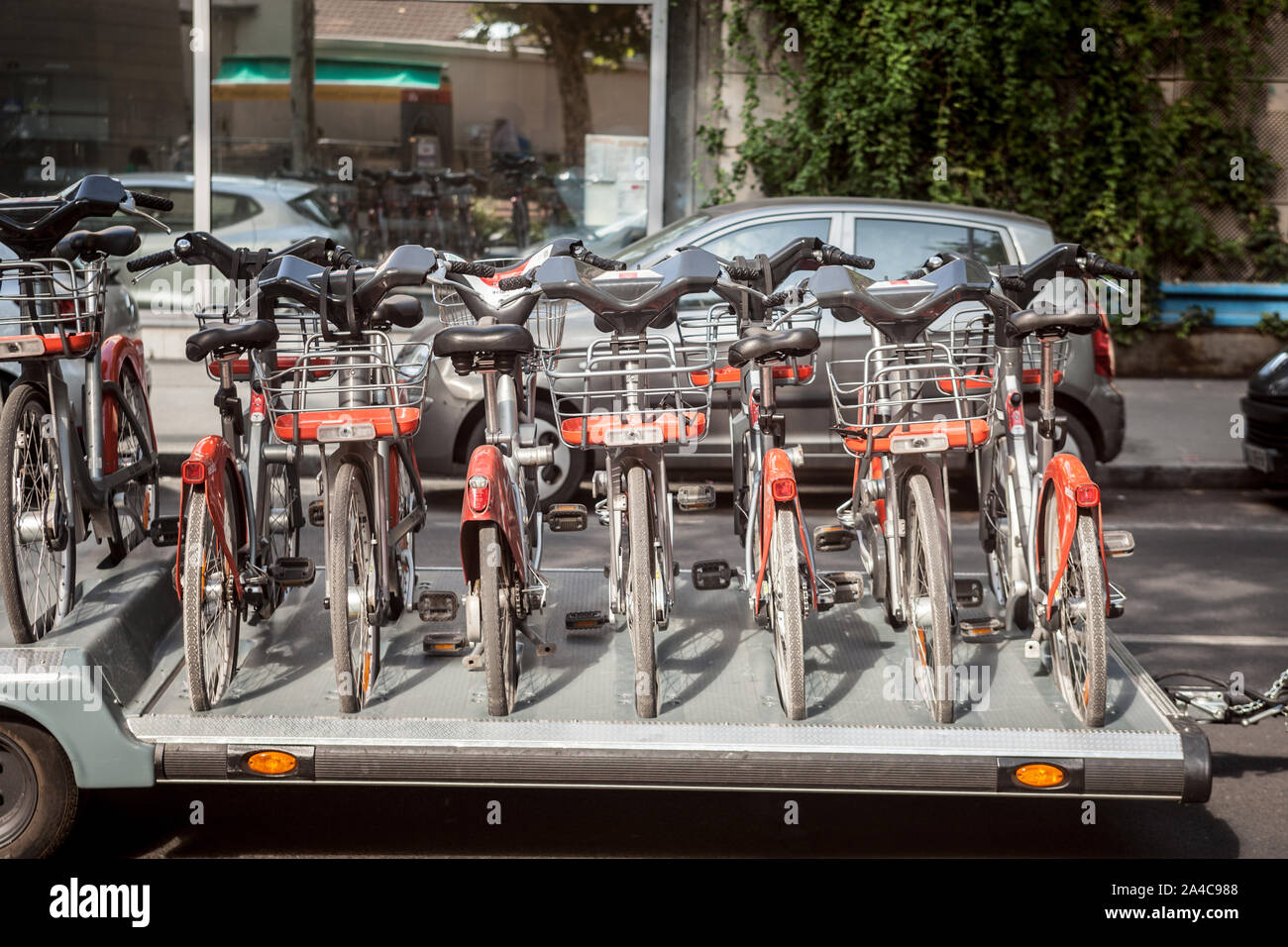 Truck v bike hires stock photography and images Alamy