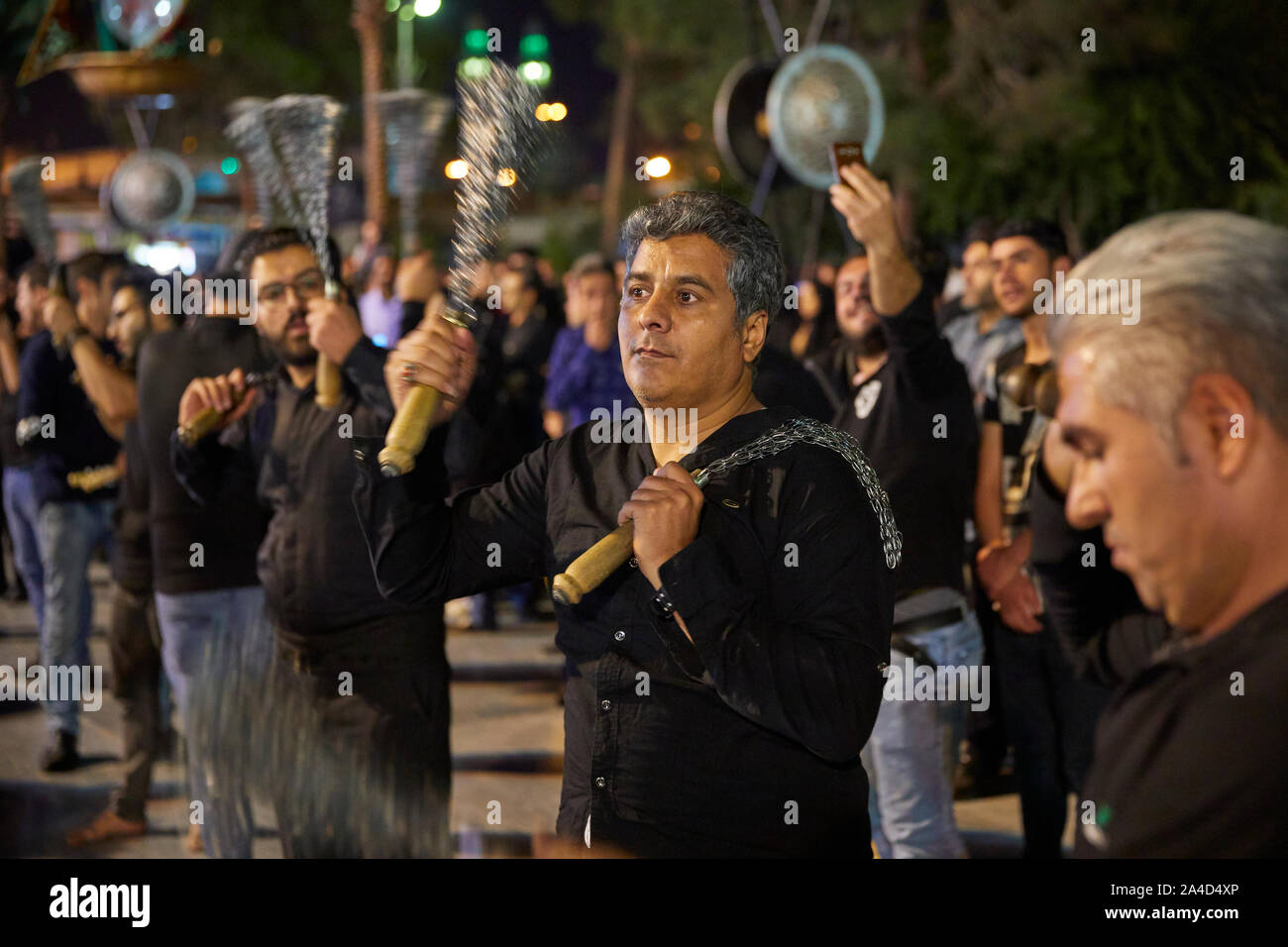 For the annual holiday Arbain many believers gathered in the city of Qom in Iran on 09.11.2017. The religious festival is celebrated 40 days after Ashura, the feast of the martyrdom of Hussein, a grandson of the Prophet Muhammad. The procession takes place throughout the day until late in the evening and then ends at the shrine of Fatemeh al-Masumeh, sister of the Eighth Imam. | usage worldwide Stock Photo