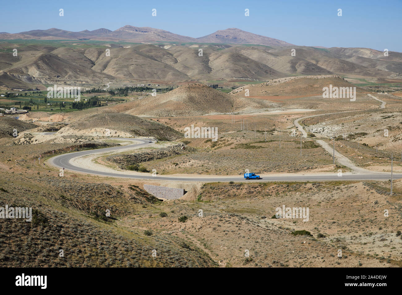 At Bijar, Iran. 04th June, 2017. Wide landscape in the west of Iran, near the town of Bijar on the route Takab-Hamadan, taken on 04.06.2017. | usage worldwide Credit: dpa/Alamy Live News Stock Photo