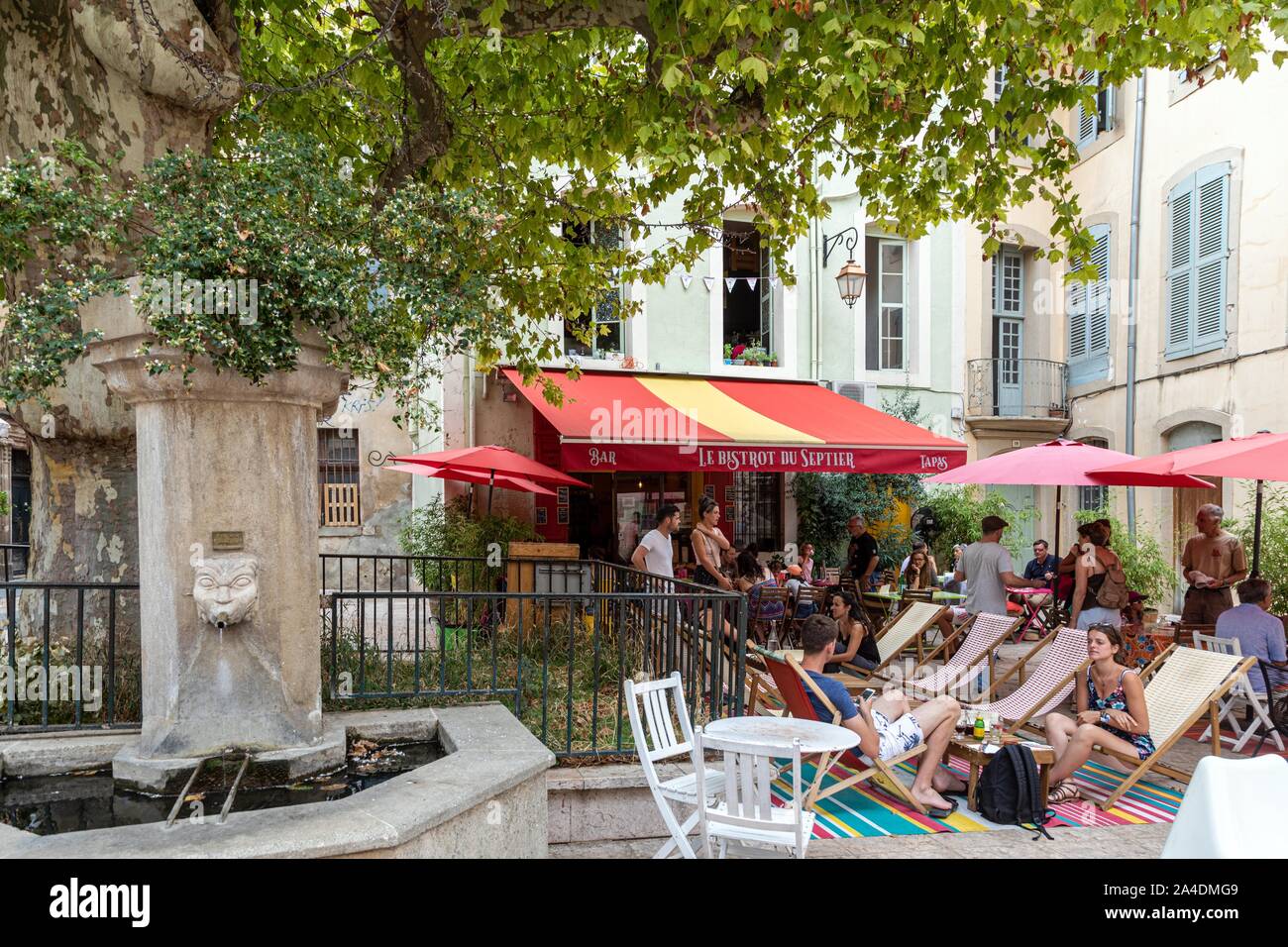 France, Vaucluse, Luberon, Apt, place Gabriel Peri, Cafe du Palais in front  of the Sous Prefecture Stock Photo - Alamy