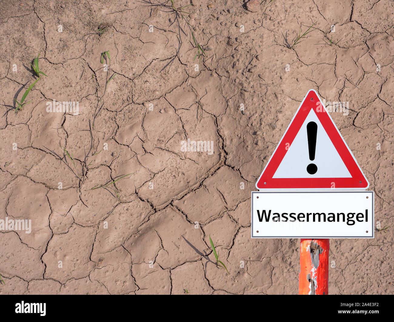 Warning sign lack of water in German Stock Photo