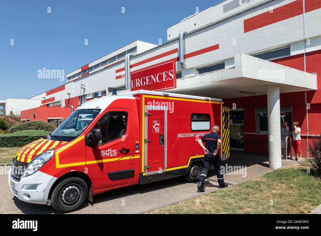 TRANSPORT TO THE EMERGENCY ROOM BY THE FIREFIGHTERS FROM THE EMERGENCY RESCUE SERVICES IN ROANNE, LOIRE, FRANCE Stock Photo