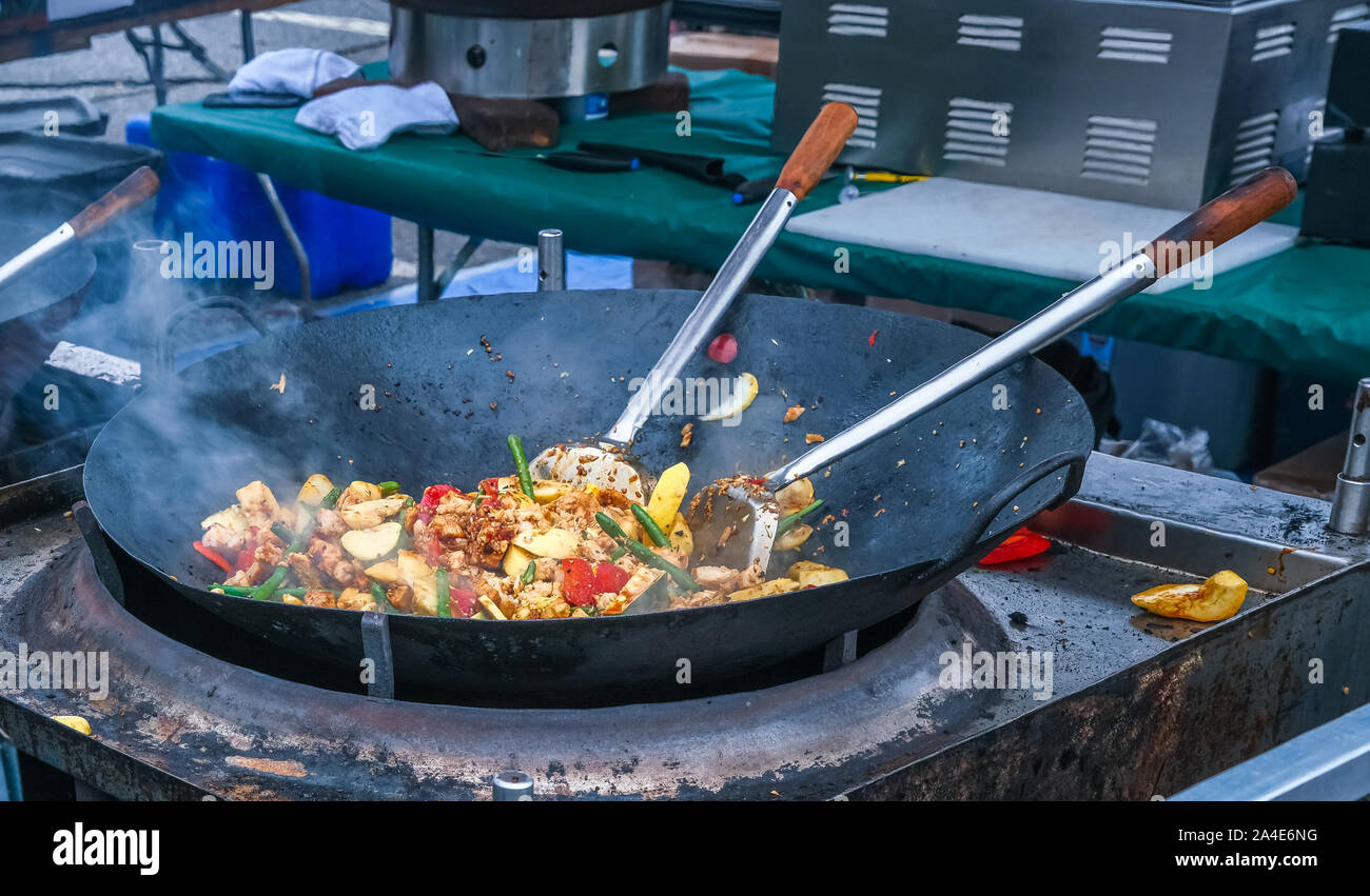 Giant wok hi-res stock photography and images - Alamy