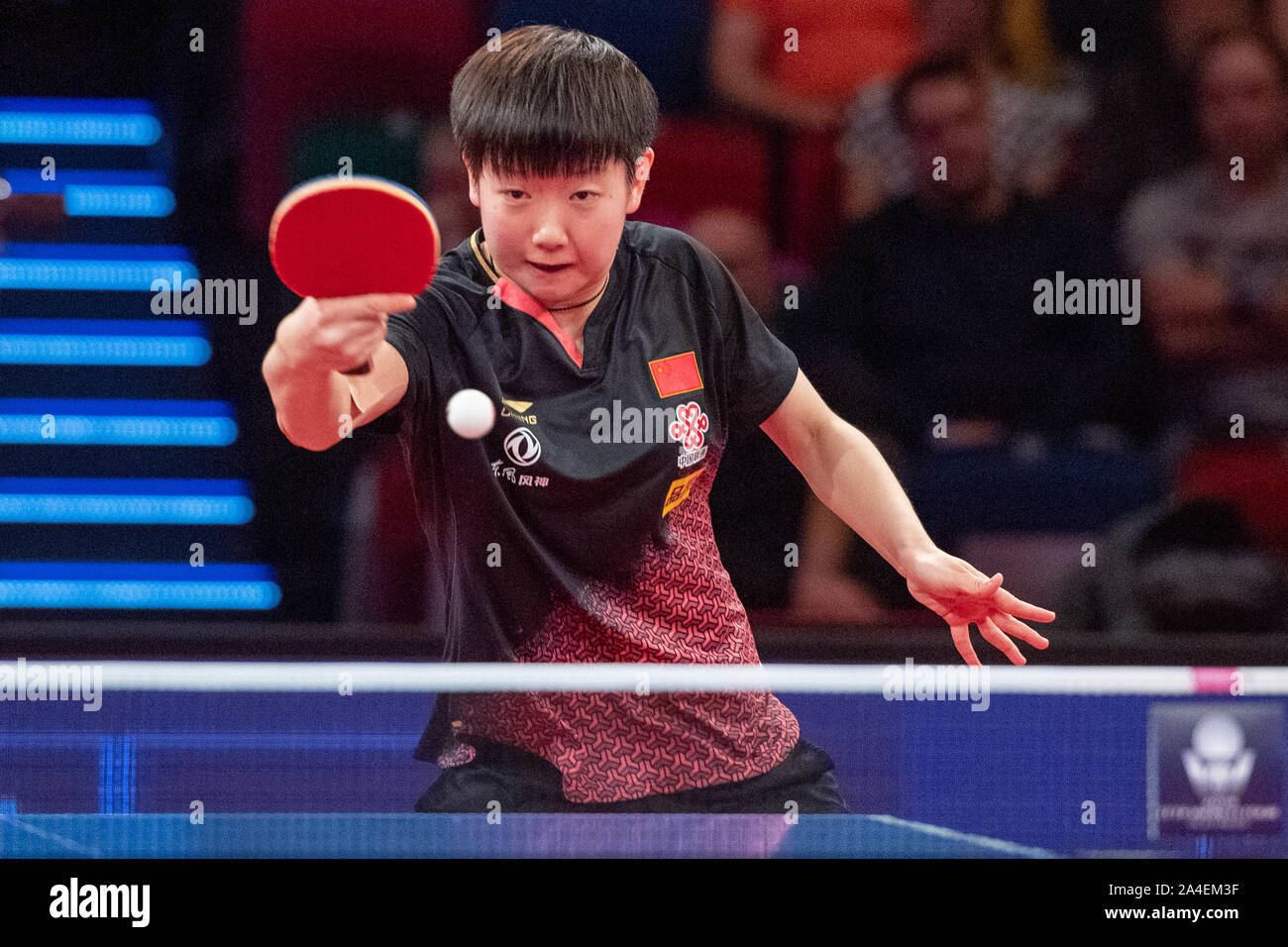 Single table tennis hi-res stock photography and images