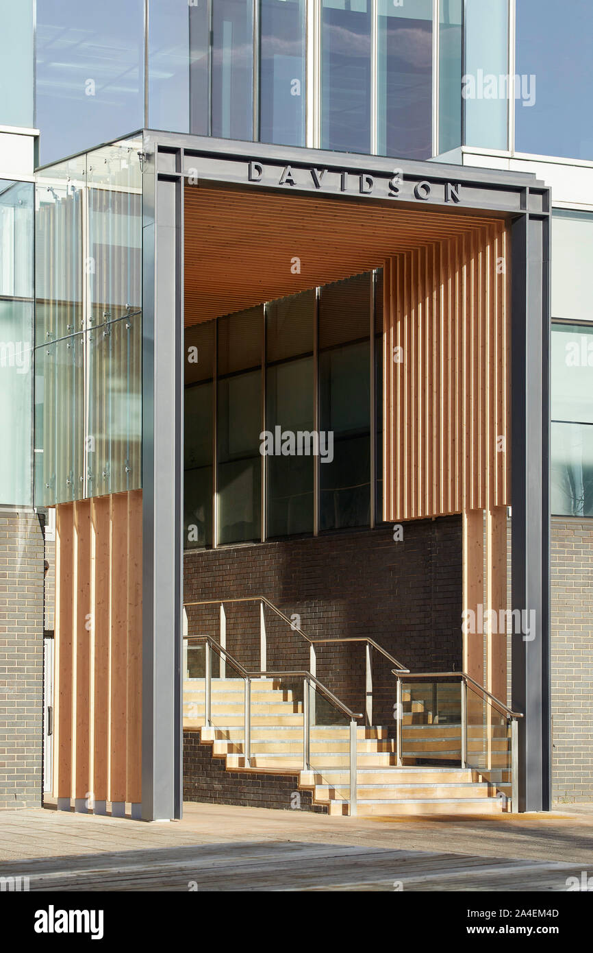 Double height entrance portal at Abbey Square. Davidson House, Reading