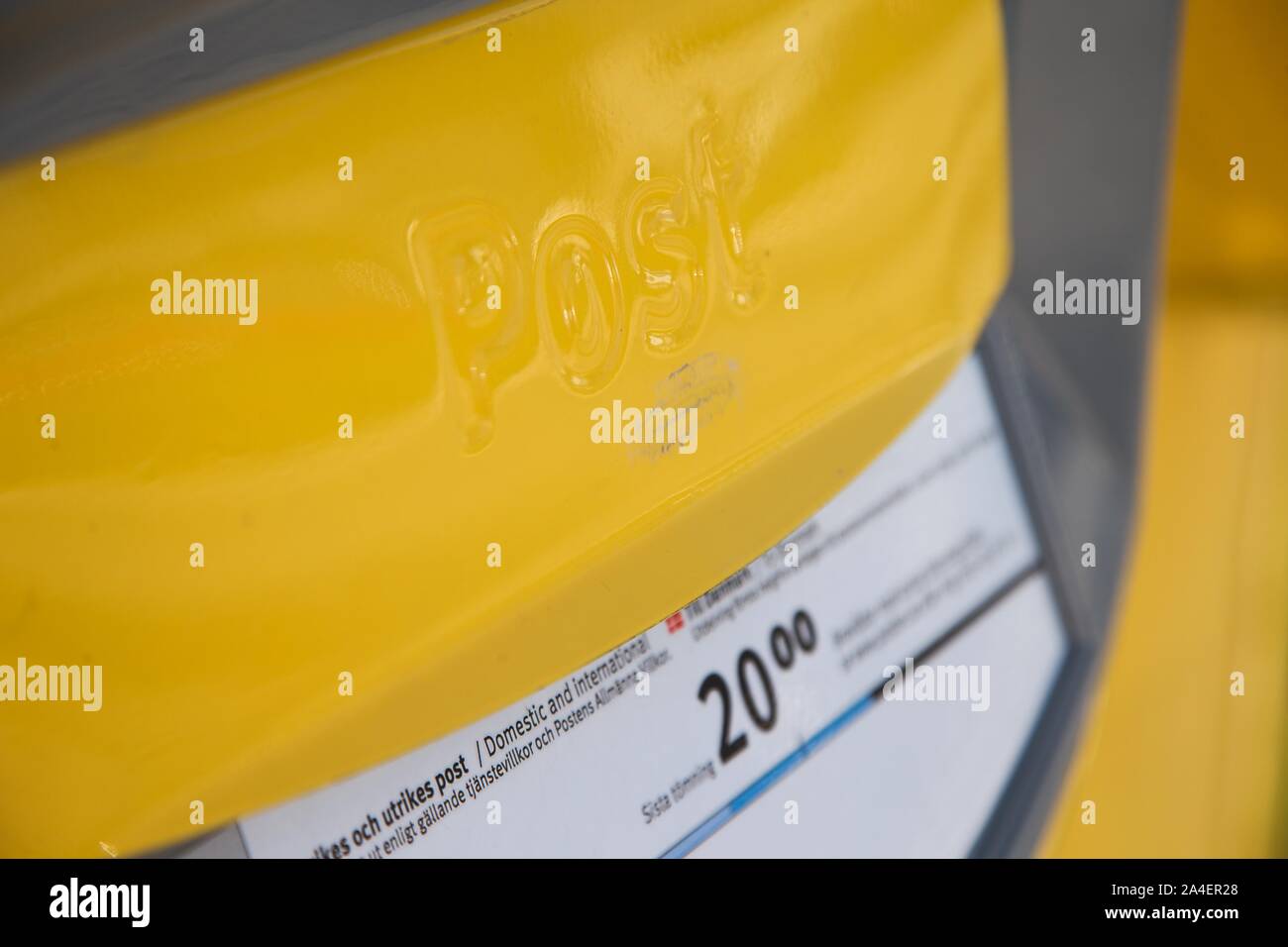 Postens gula brevlåda. Posten's yellow mailbox.Photo Jeppe Gustafsson Stock  Photo - Alamy