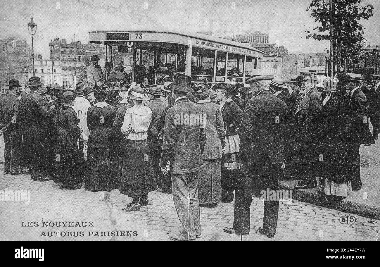 OLD POSTCARD, THE NEW PARISIAN BUSSES IN 1911, COMPAGNIE GENERALE DES OMNIBUS DE PARIS, FRANCE Stock Photo
