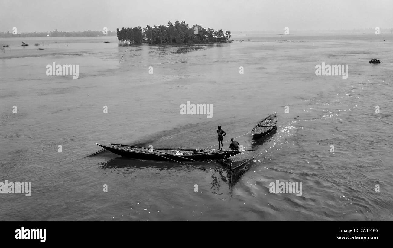 The Life of flood affected Fishermen in Bangladesh (Cholonbil) Stock Photo