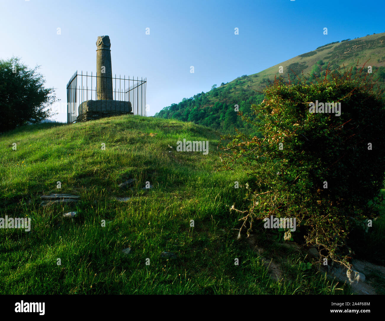 View NNE of the Pillar of Eliseg, Llangollen, Wales, UK, a fragmentary C9th inscribed cross-shaft & base atop an Early Bronze burial cairn. Stock Photo