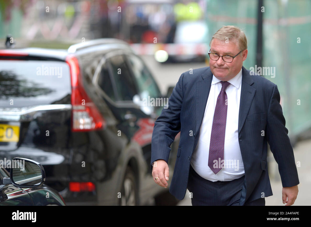 Mark Francois MP (Con: Rayleigh and Wickford) arrives in Downing Street ...