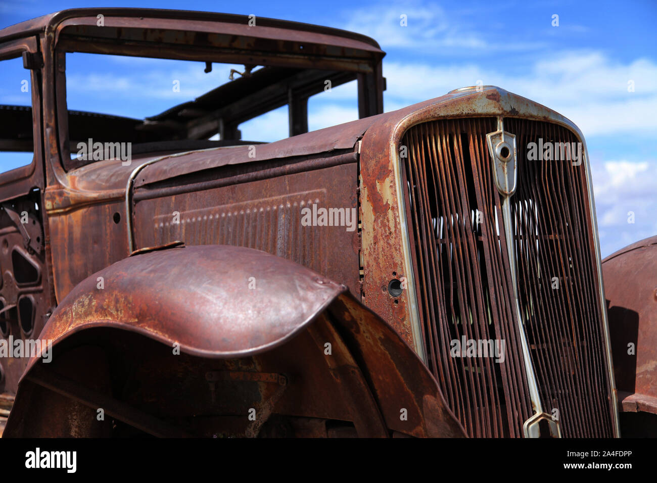 Arizona, USA, rusty 1931 Studebaker sedan car abandoned in the Petrified Forest National Park along Route 66 Stock Photo