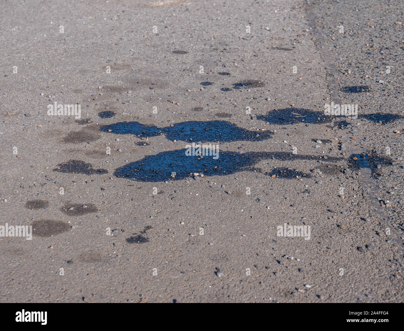 Car engine oil leak hires stock photography and images Alamy