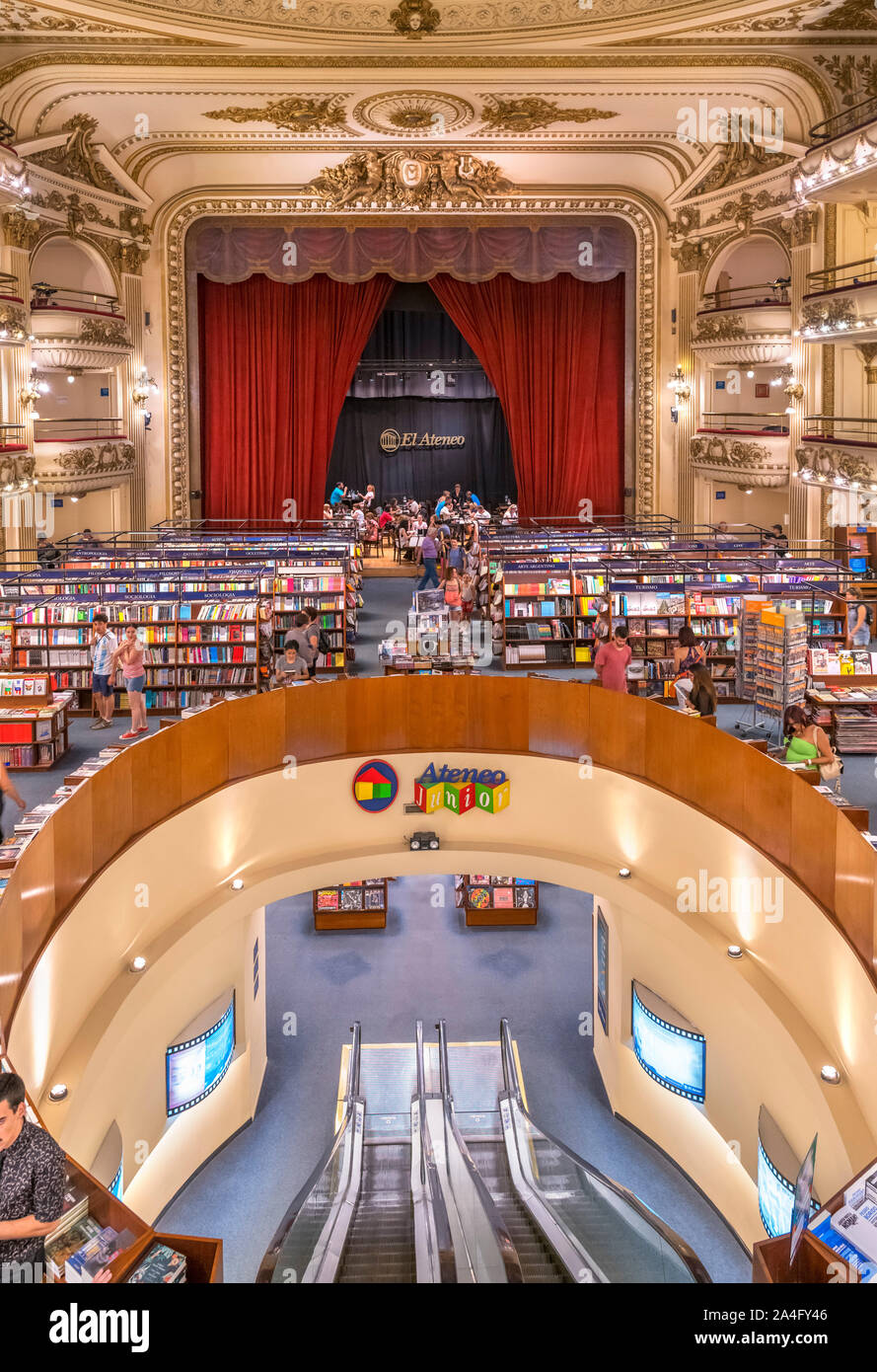 El Ateneo bookshop, Buenos Aires. Interior of the Ateneo Grand Splendid bookstore, a former theatre on Avenida Santa Fe, Buenos Aires, Argentina Stock Photo