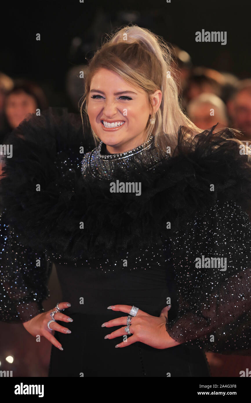 The voice blind auditions hires stock photography and images Alamy