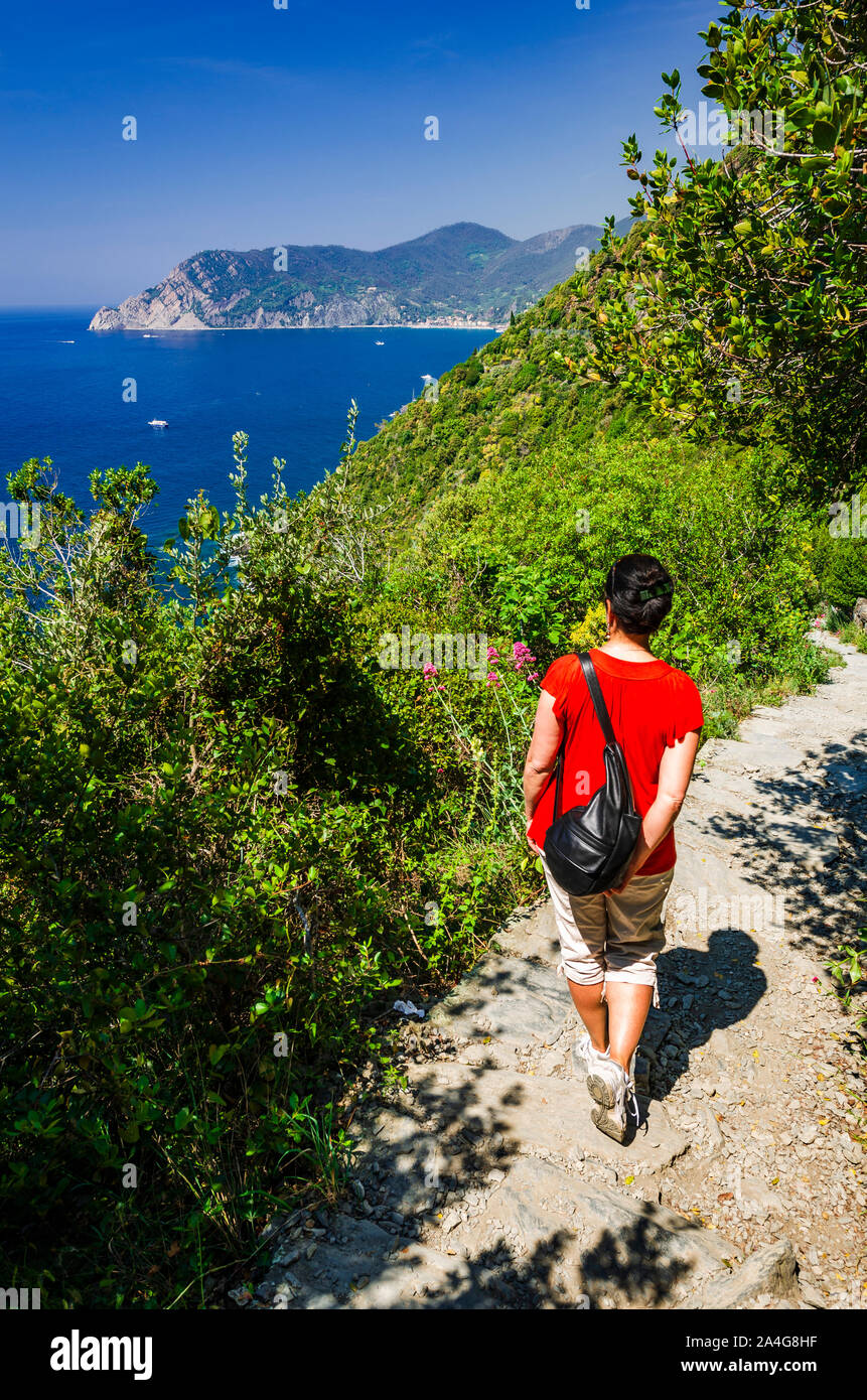 Sentiero azzurro hi-res stock photography and images - Alamy