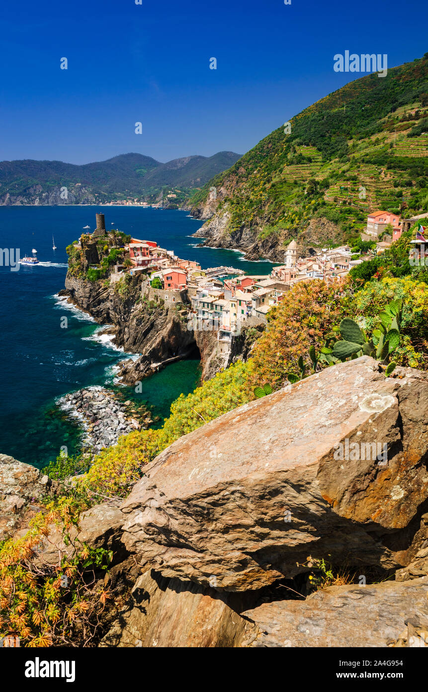 Sentiero azzurro hi-res stock photography and images - Alamy