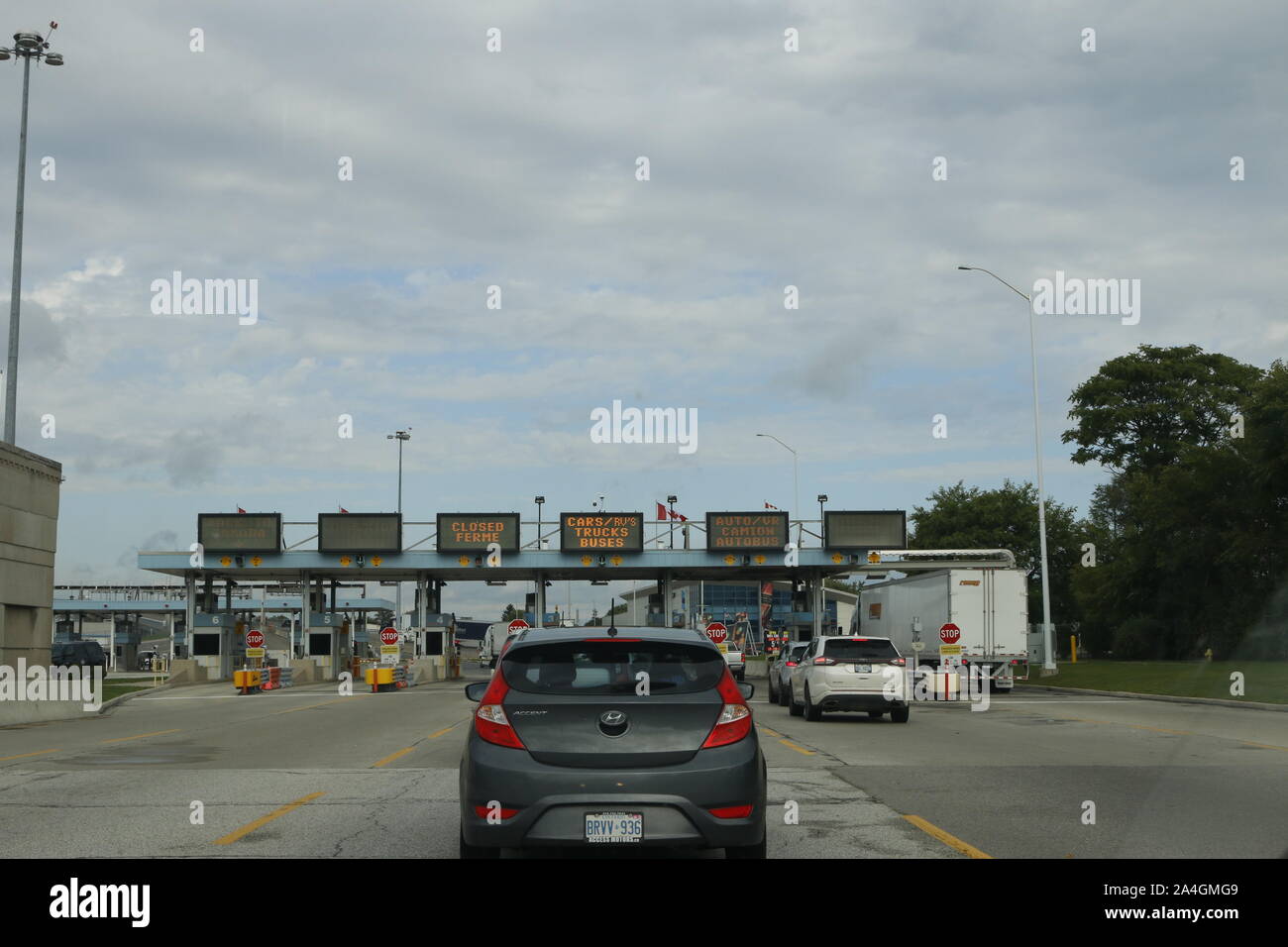 America canada us border usa united border crossing sign hires