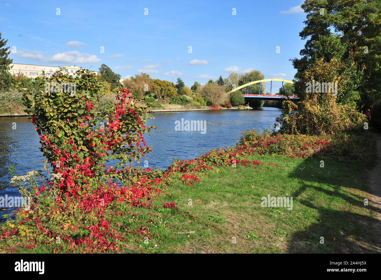 Mauerweg am Kanal in Berln Neukölln Stock Photo