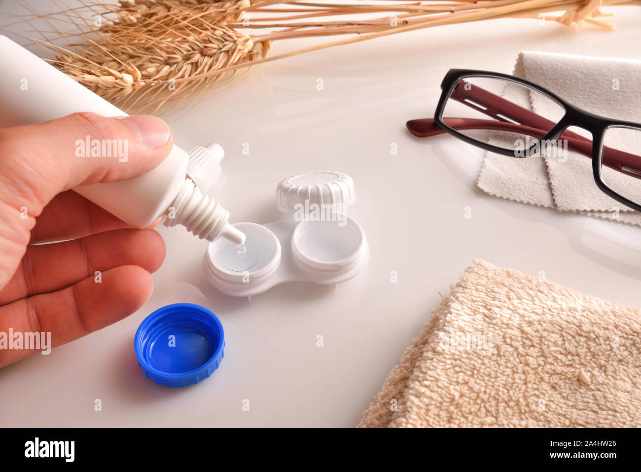 Contact lens solution hires stock photography and images Alamy
