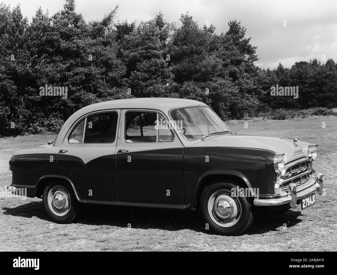 1957 Morris Oxford series III Stock Photo Alamy