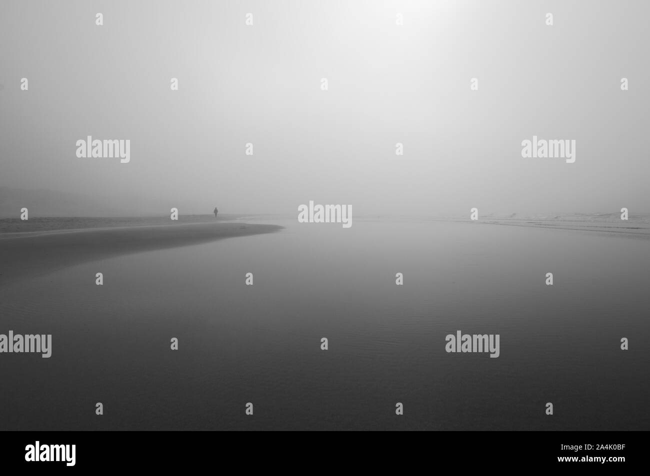 Full beaches Black and White Stock Photos & Images - Alamy