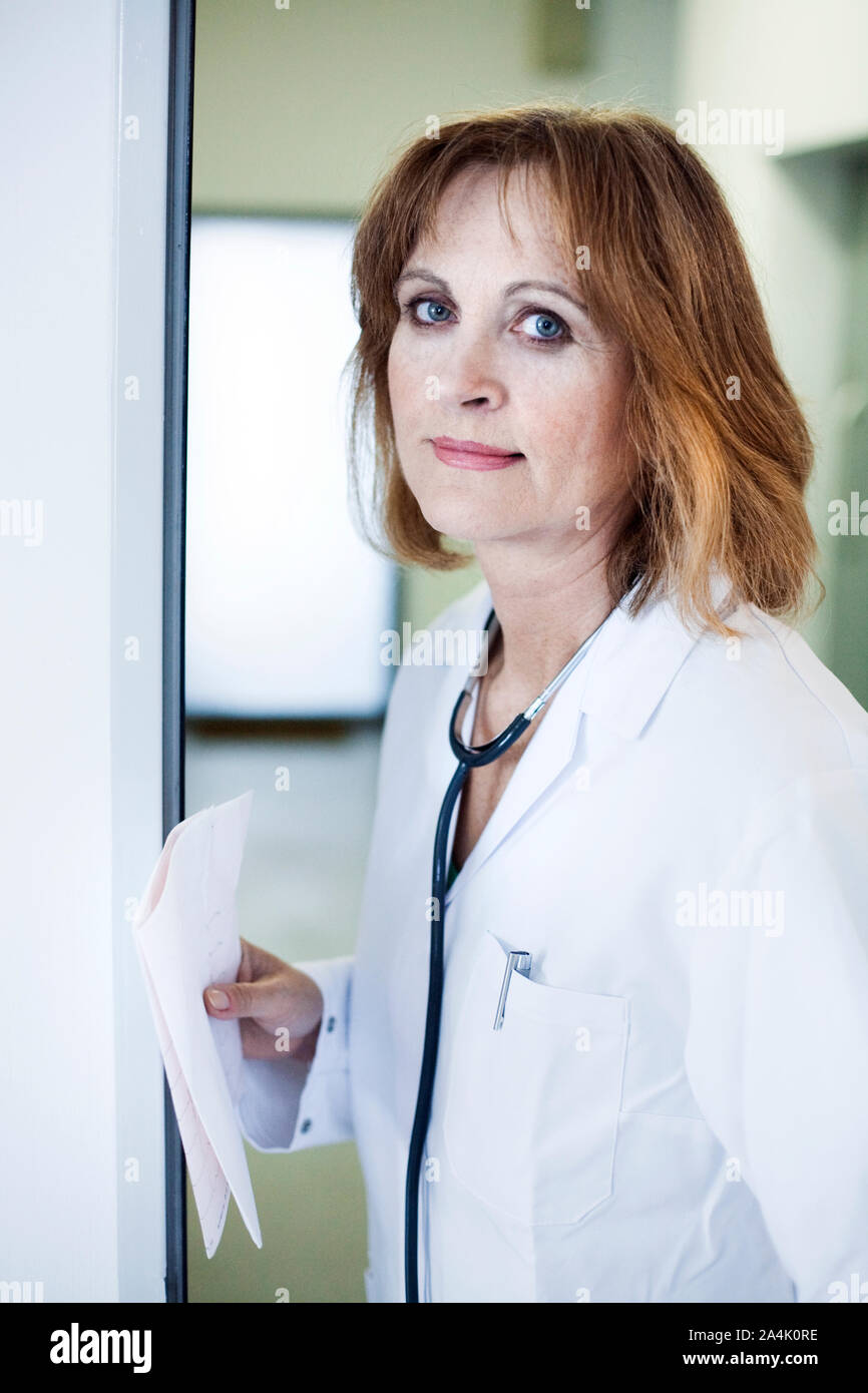 Middleaged female doctor hi-res stock photography and images - Alamy