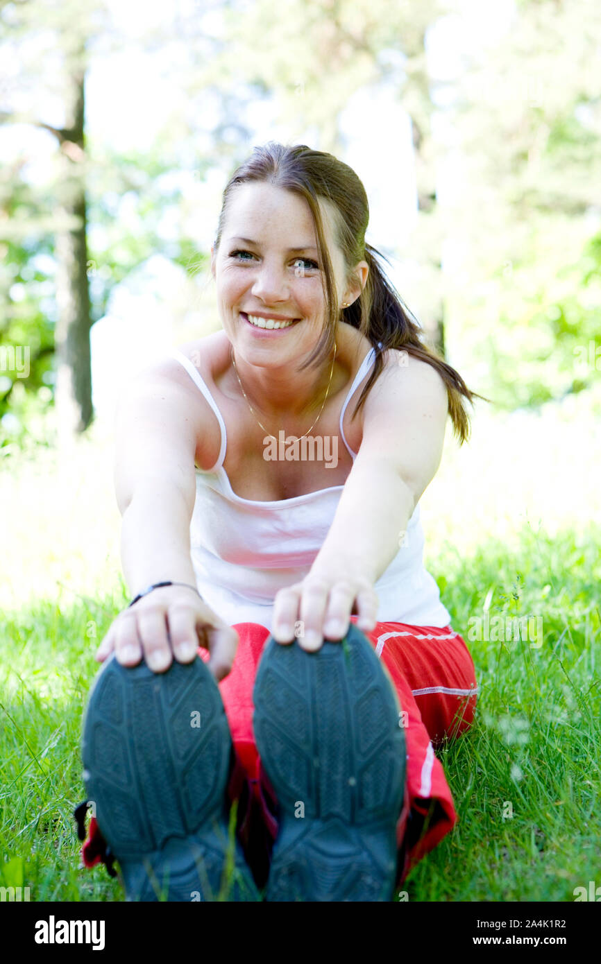 Women people stretching fitness hi-res stock photography and images - Alamy