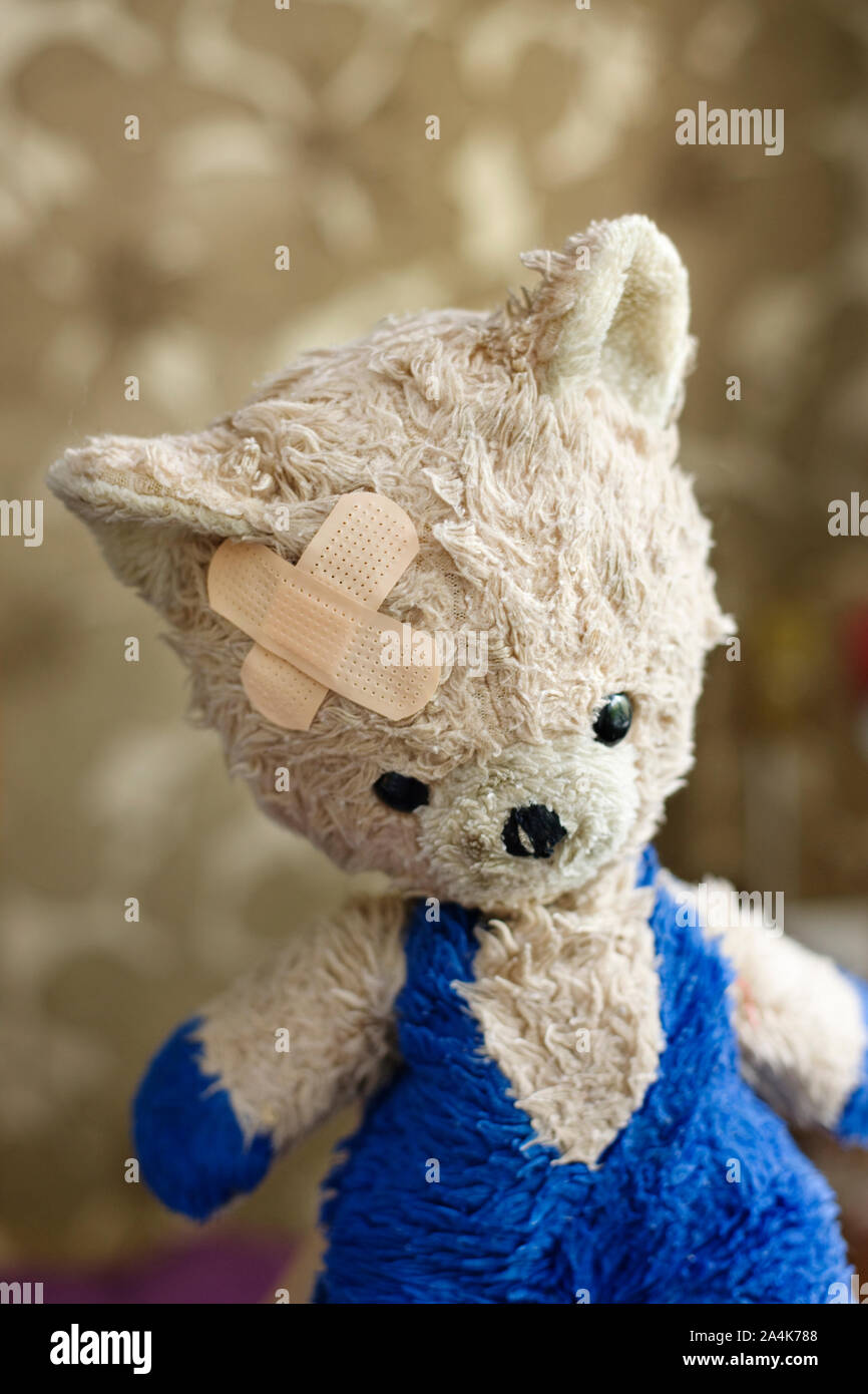 Emotions toy teddy bear hi-res stock photography and images - Alamy