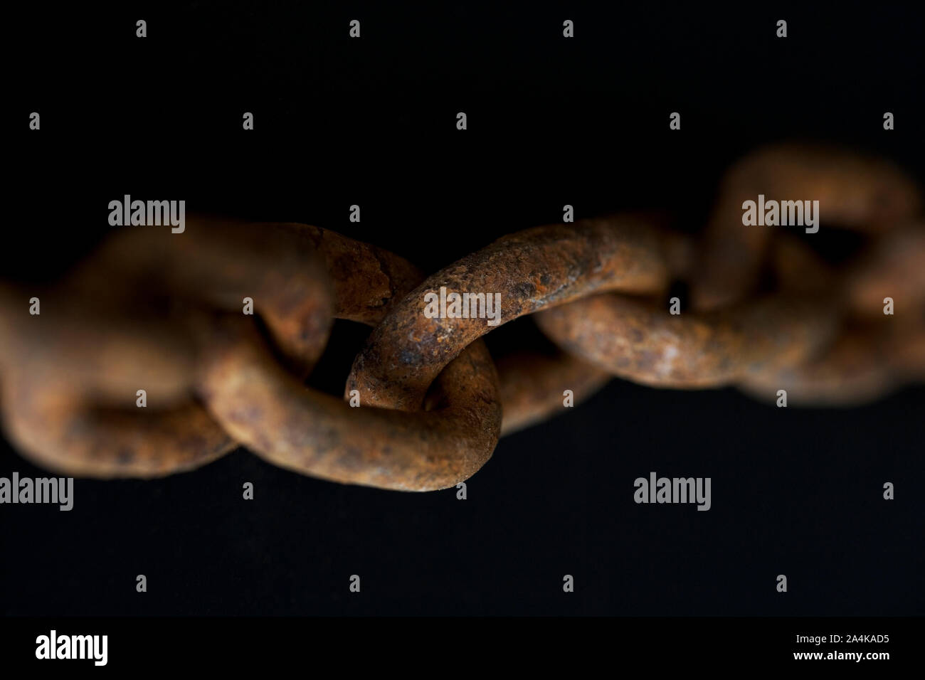 Rusty Chain Mail Form chain hi-res stock photography and images - Alamy