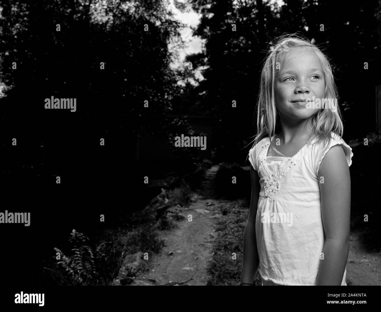 Girl 12 years dark hair hi-res stock photography and images - Alamy