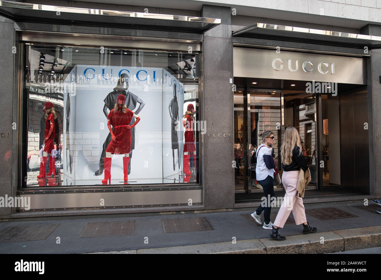 Page 8 - Gucci Store High Resolution Stock Photography and Images - Alamy