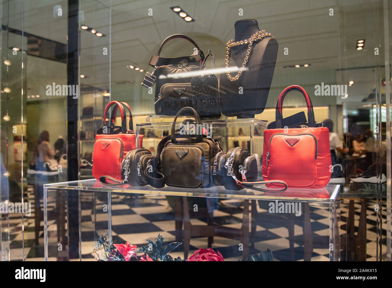 بطانة بكرة رجل عصابة خيار جاري التنفيذ سدد دينك prada outlet le marche -  mastercraftcontractorstx.com