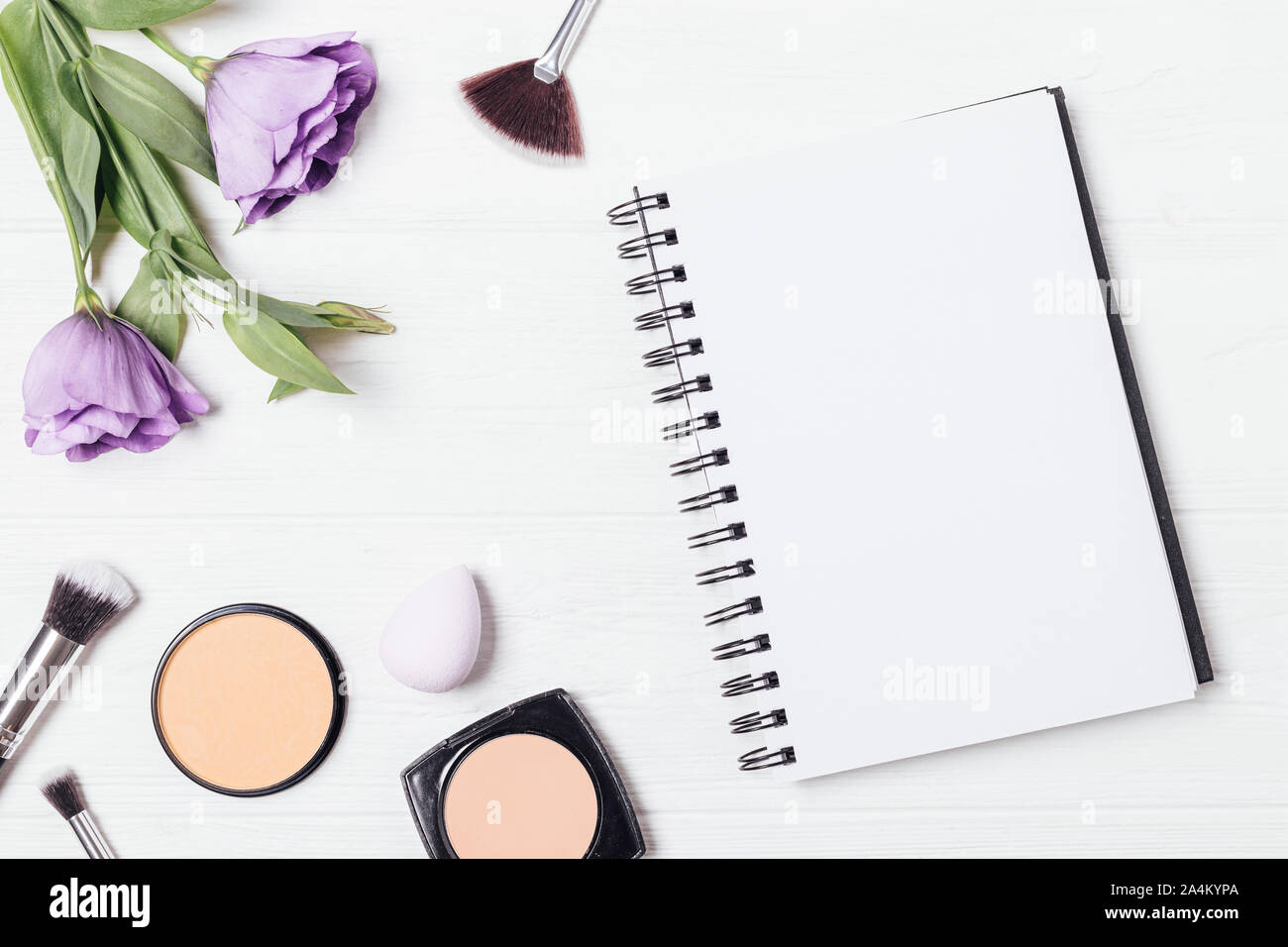 Makeup Theme Notepad Facial sheet brush hi-res stock photography and images - Alamy