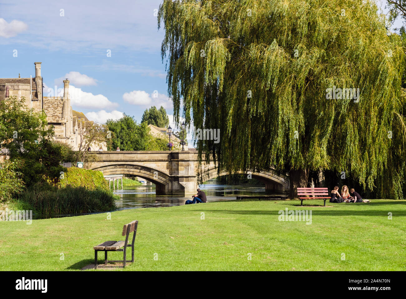 Edward Browning's arched bridge over River Welland from the Town Meadows park. Stamford, Lincolnshire, England, UK, Britain Stock Photo