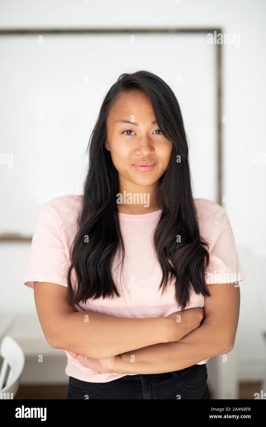 Portrait asian women arms hi-res stock photography and images - Alamy