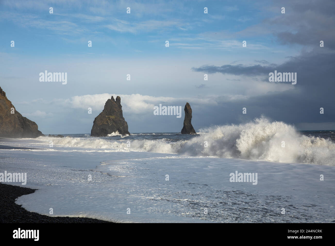 Sea coast horizon waves hi-res stock photography and images - Alamy