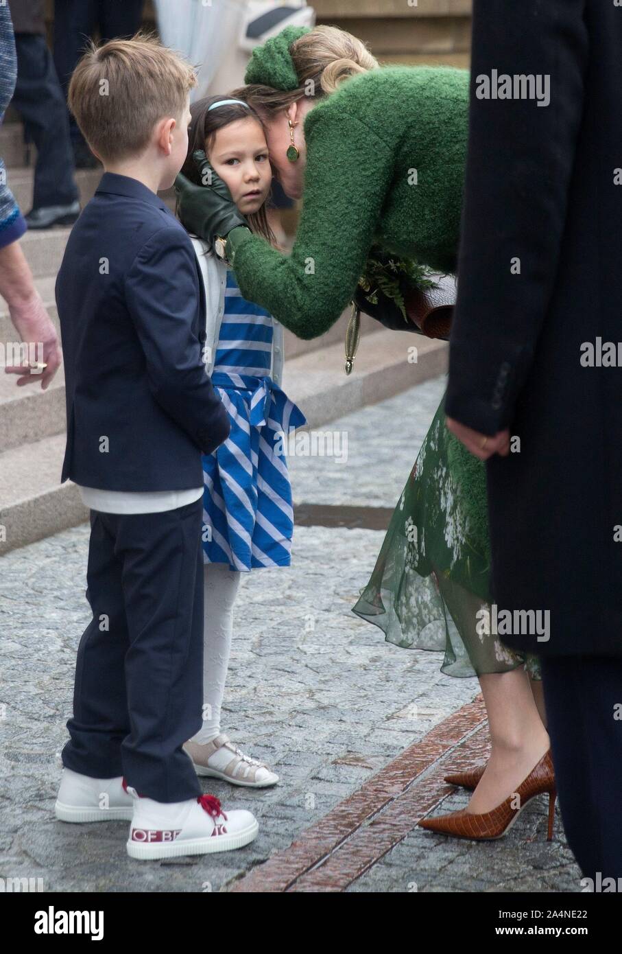 Luxembourg, Luxembourg. 15th Oct, 2019. Queen Mathilde of Belgium visits Chemin de la Corniche(most beautiful balcony of Europe), walked from the palais Grand-Ducal to the HotelnDe Ville in Luxembourg, on October 15, 2019, at the 1st of a 3 days Statevisit from Belgium to Luxembourg Credit: Albert Ph van der Werf/ Netherlands OUT/Point de Vue OUT |/dpa/Alamy Live News Stock Photo