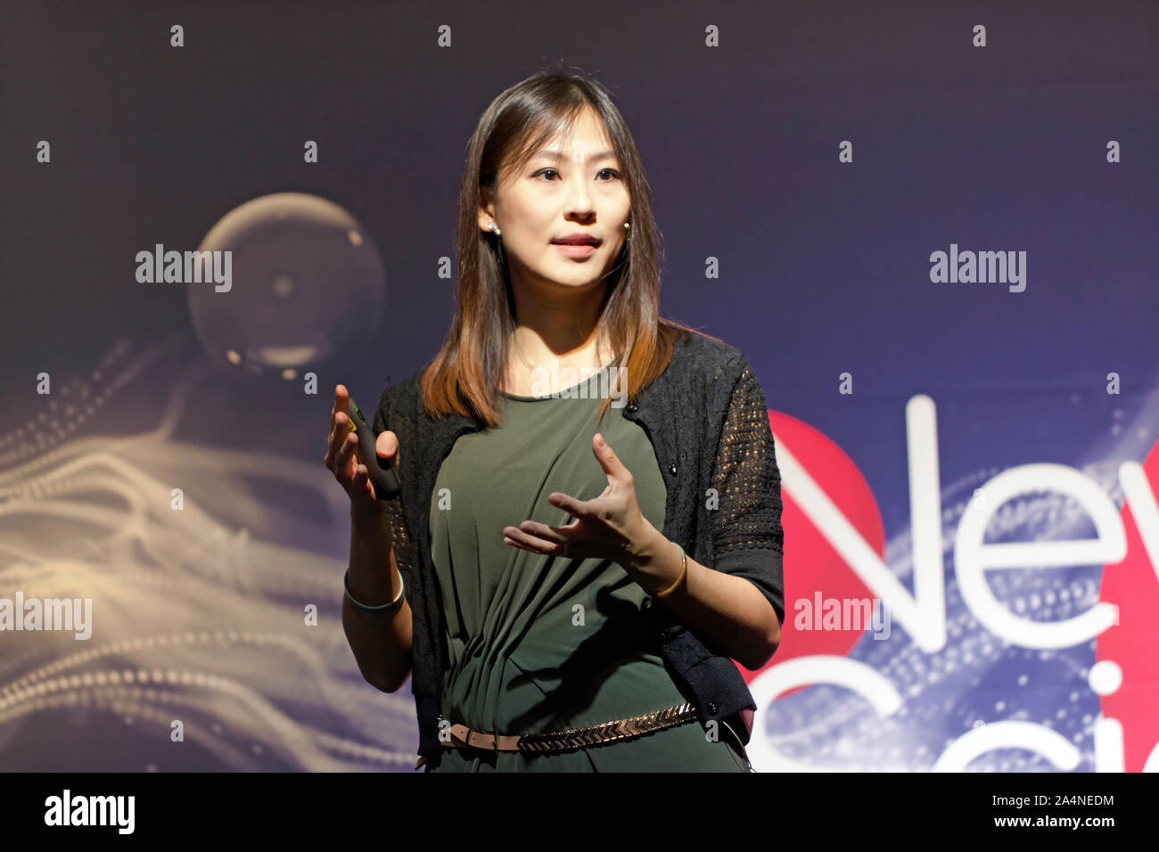 Vivian Li, Group Leader at the Crick institute, explaining how lab-grown, organiods can be used to fight cancer by using the regenerative potential for stem cell-therapy and organ reconstruction. Stock Photo